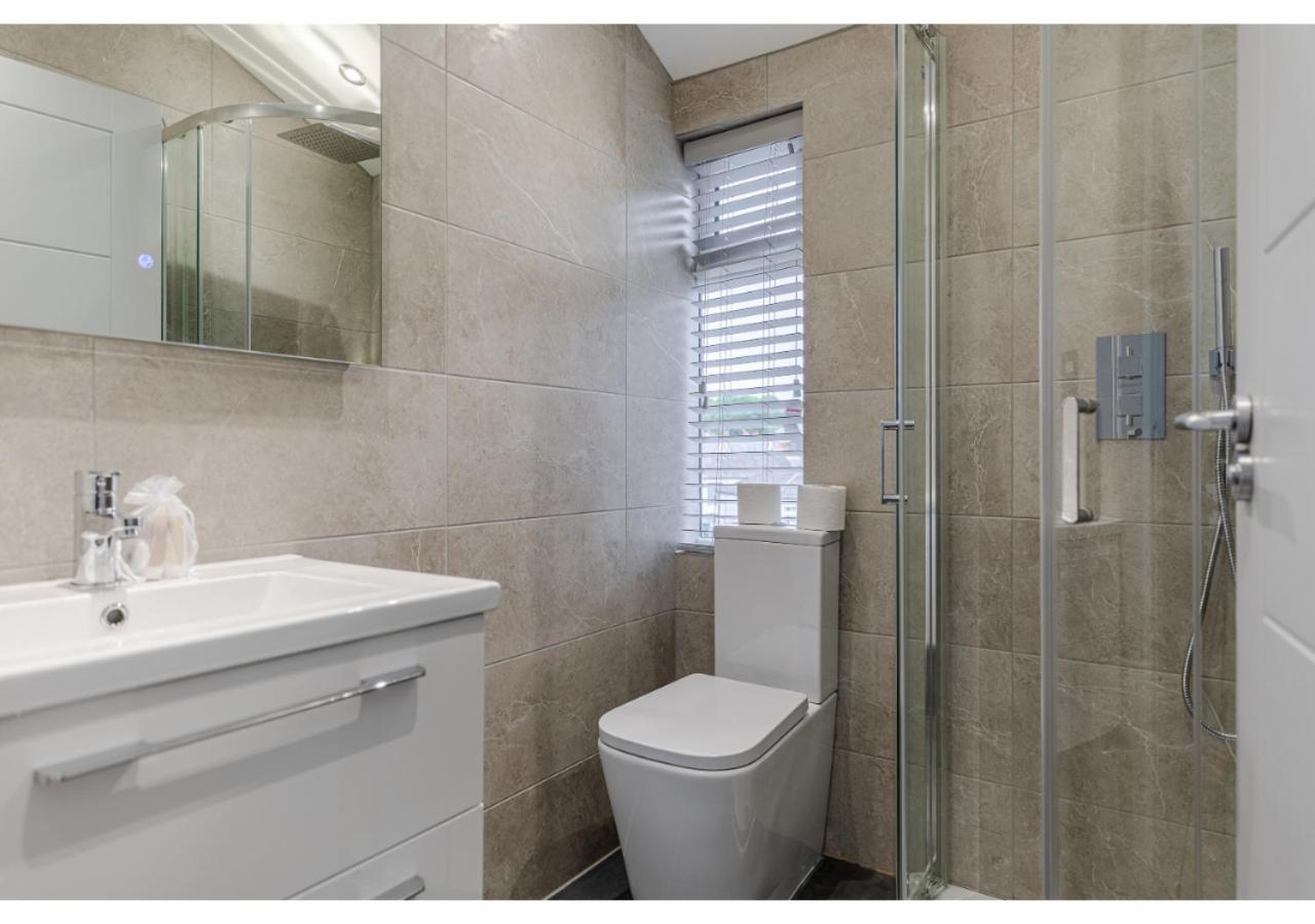 Cozy And Stylish 2 Bedroom Flat In Greater London Kültér fotó